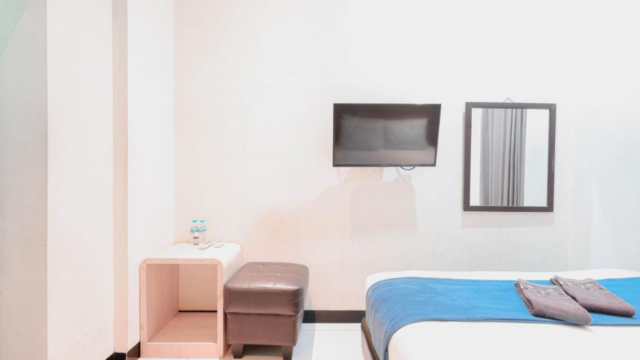 Cabin Hotel Sutomo Джокьякарта Экстерьер фото