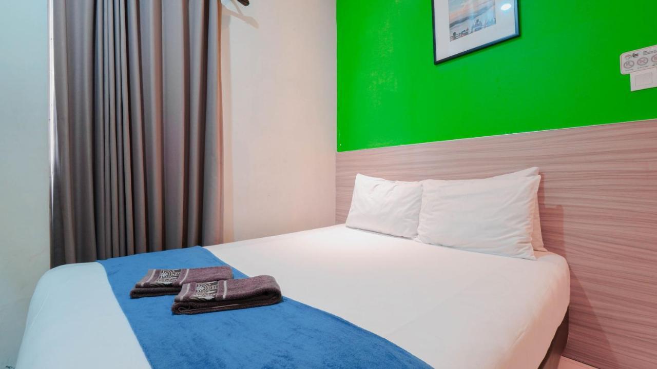 Cabin Hotel Sutomo Джокьякарта Экстерьер фото